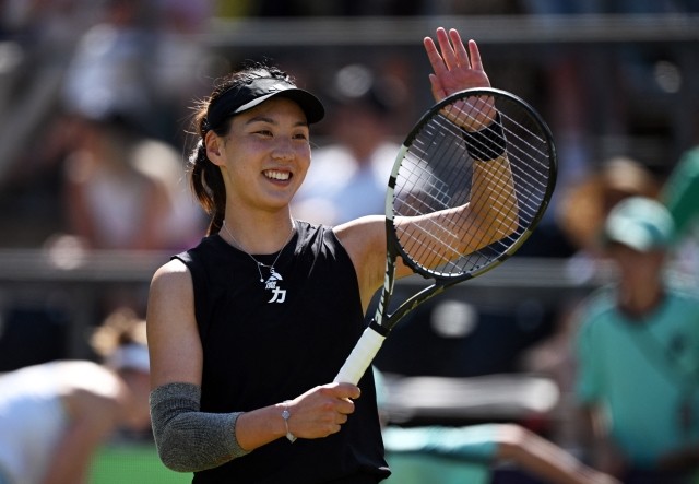 成为全场瞩 成为全场瞩