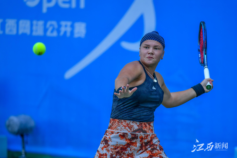 是在天花板 是在天花板